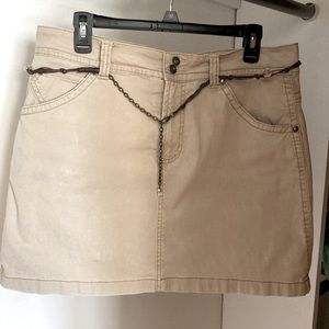 Corduroy skort in Tan Gloria Vanderbilt with Beaded Corded Belt